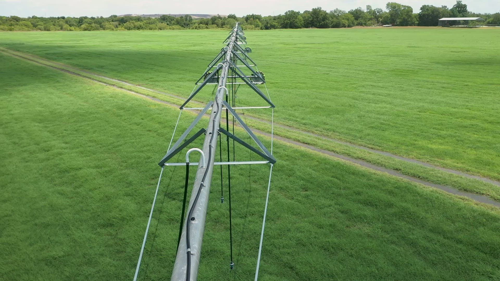 Pivô central de irrigação novo, 4 torres, cobertura 45 hectares