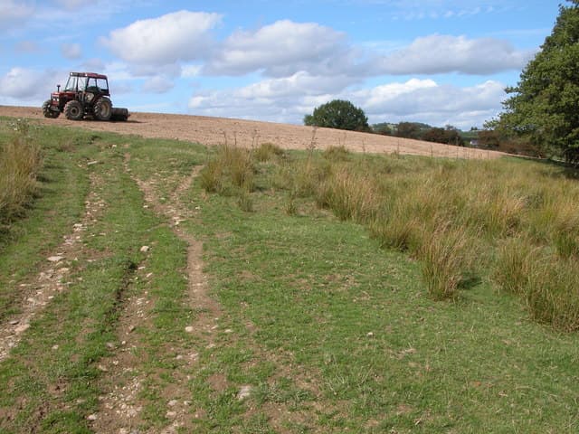 Trator John Deere 6110J, usado, cabine climatizada